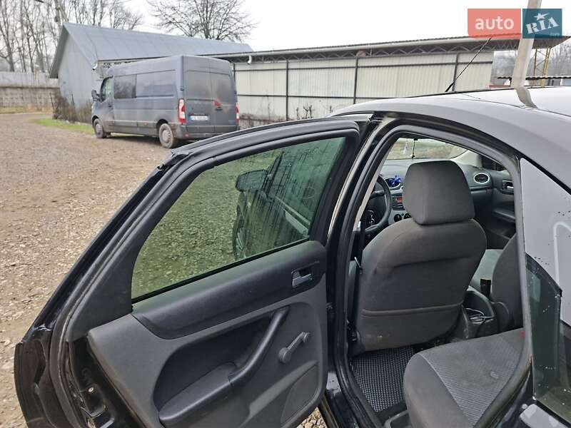 Хэтчбек Ford Focus 2007 в Вашковцах