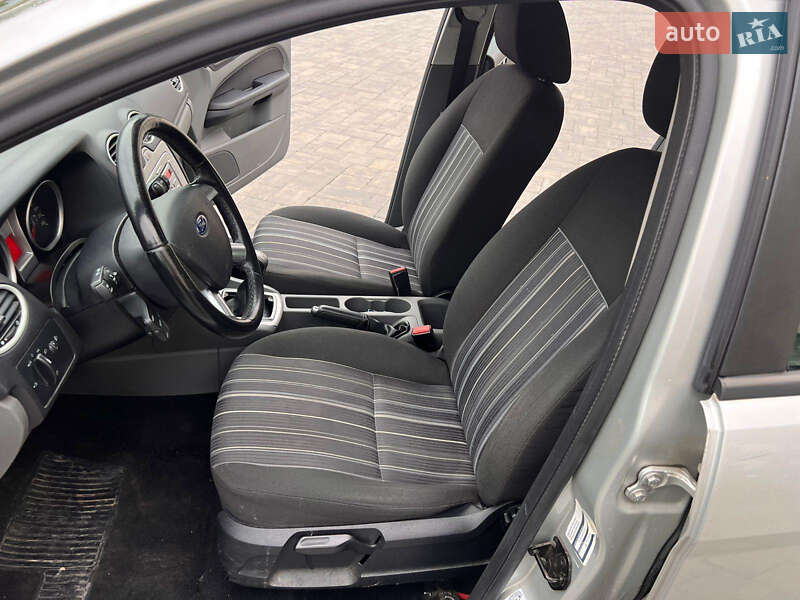 Универсал Ford Focus 2009 в Ромнах