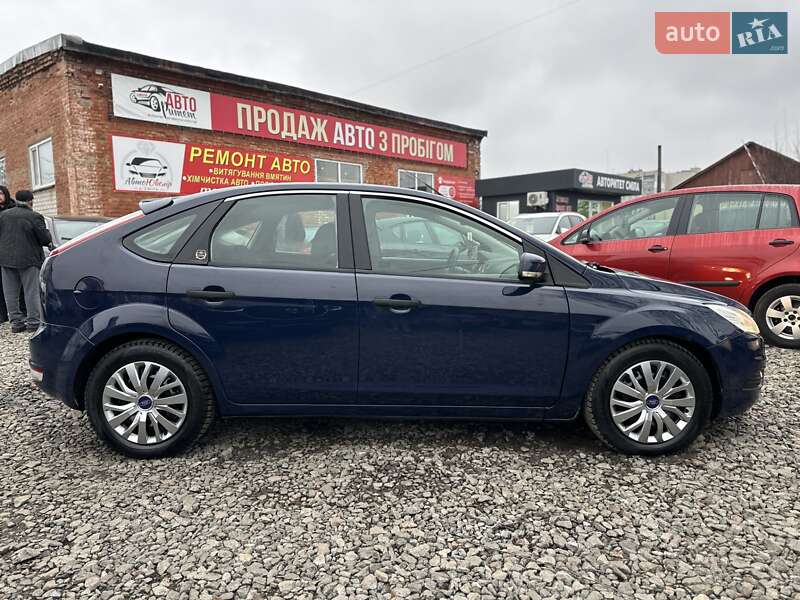 Хэтчбек Ford Focus 2010 в Смеле