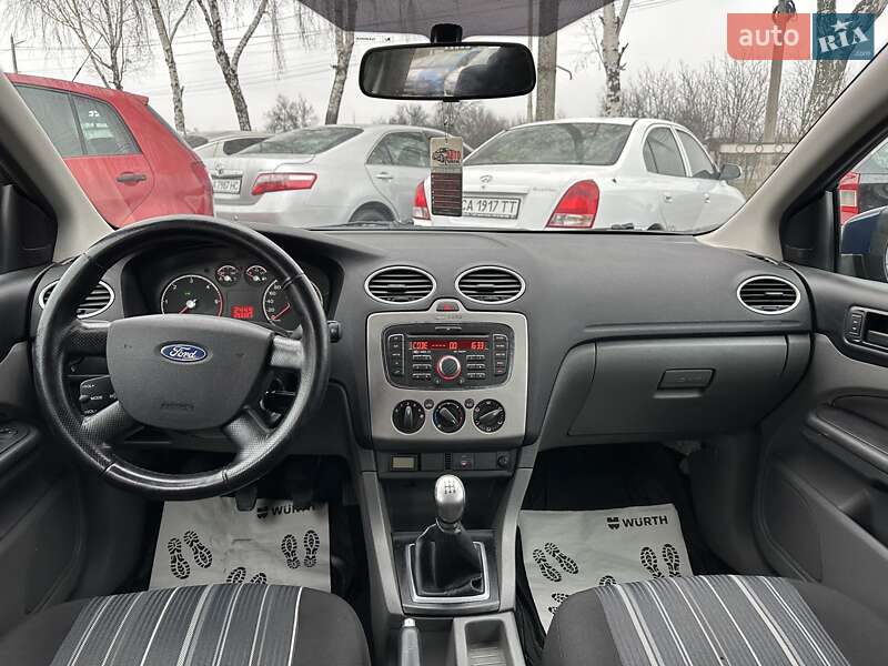 Хэтчбек Ford Focus 2010 в Смеле