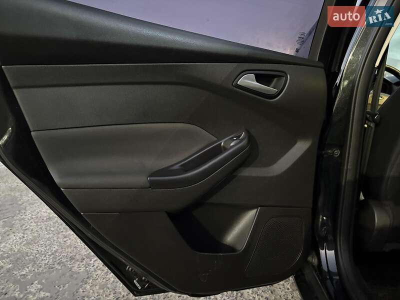 Седан Ford Focus 2015 в Львове