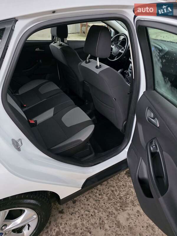 Хэтчбек Ford Focus 2013 в Нетешине