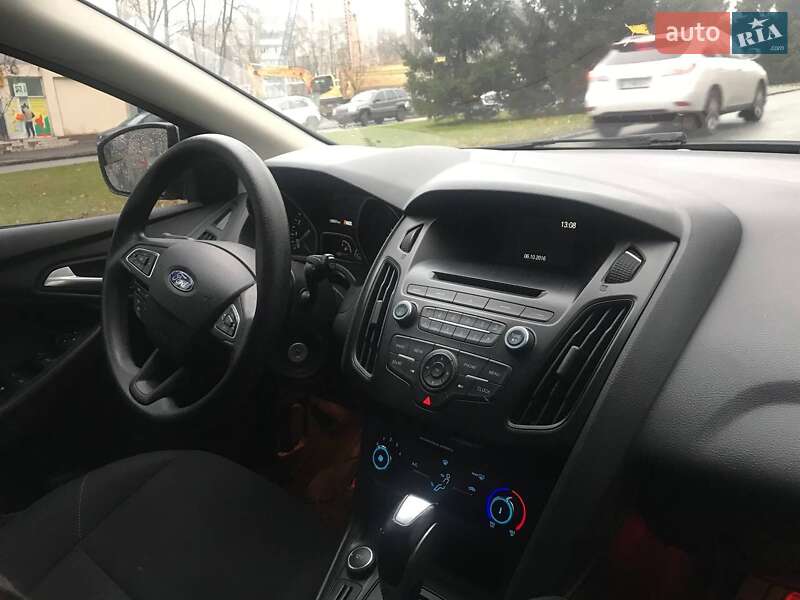 Хэтчбек Ford Focus 2015 в Новоалександровке