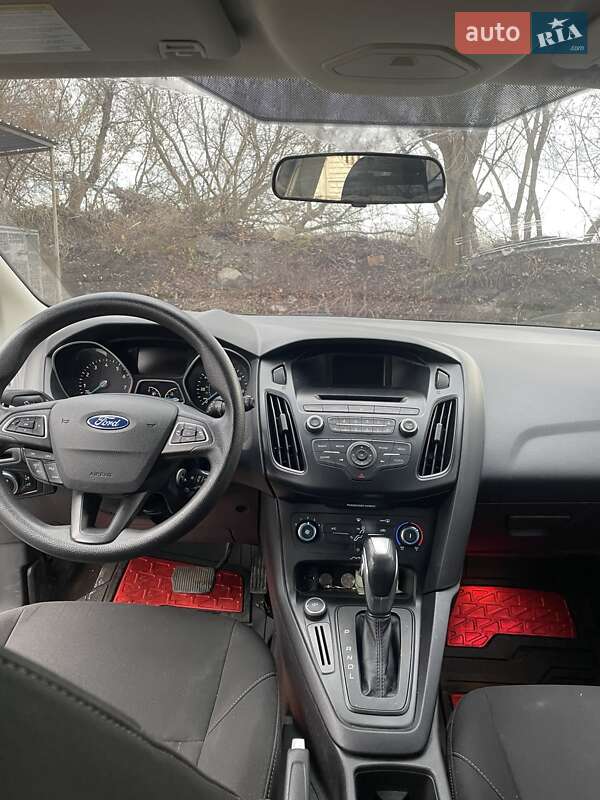 Хэтчбек Ford Focus 2015 в Новоалександровке