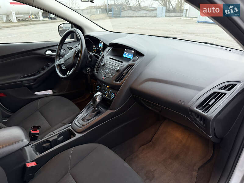 Седан Ford Focus 2015 в Запоріжжі