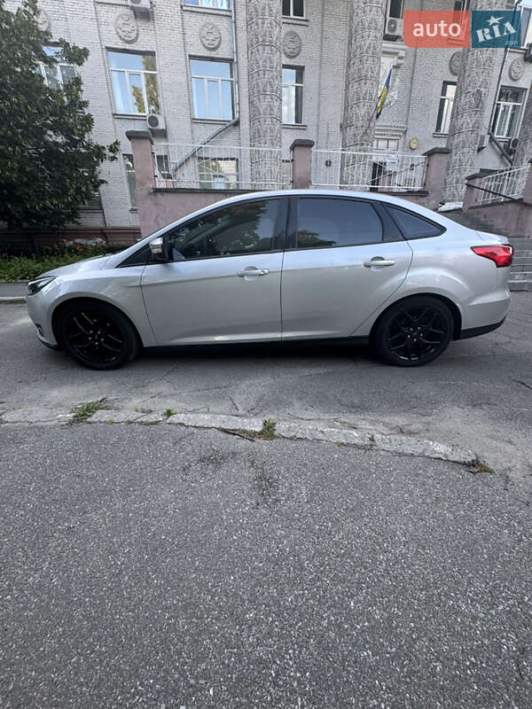 Седан Ford Focus 2016 в Києві