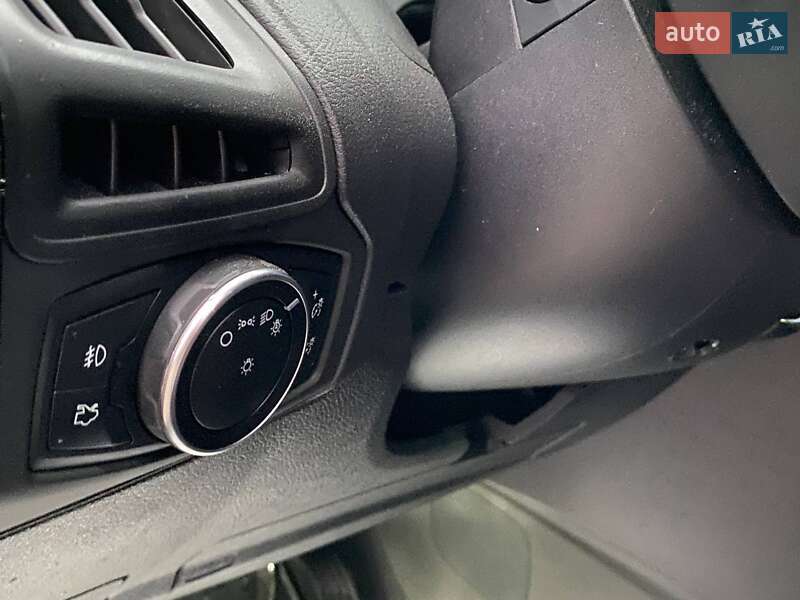 Хэтчбек Ford Focus 2015 в Львове
