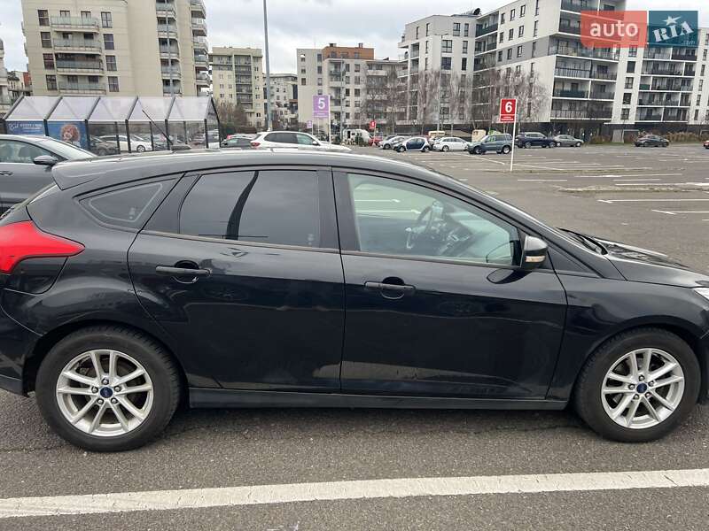 Хэтчбек Ford Focus 2015 в Киеве