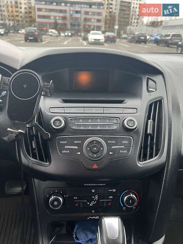 Хэтчбек Ford Focus 2015 в Киеве