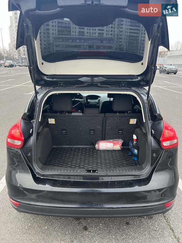 Хэтчбек Ford Focus 2015 в Киеве