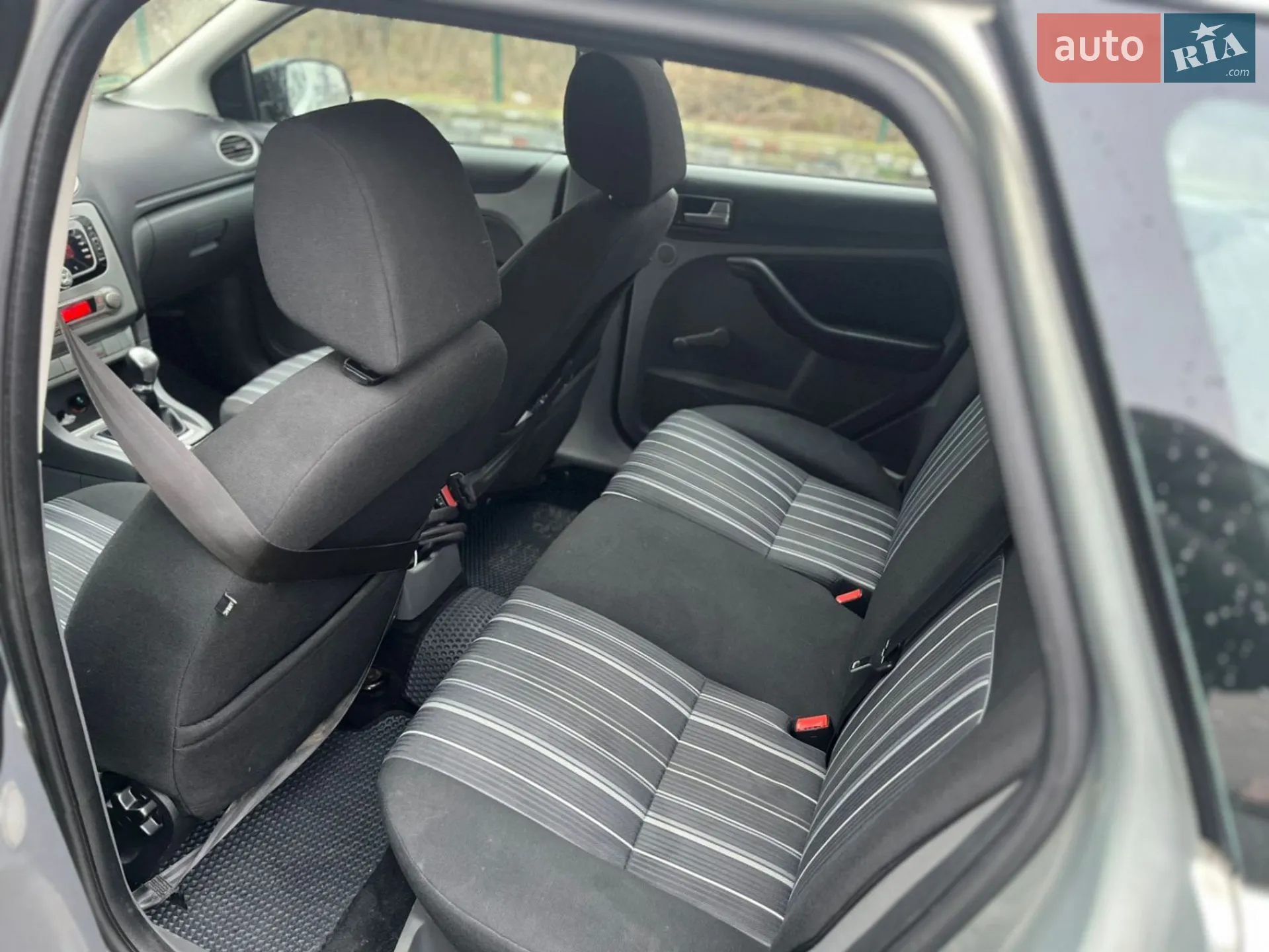 2010 Ford Focus - мініатюра 5
