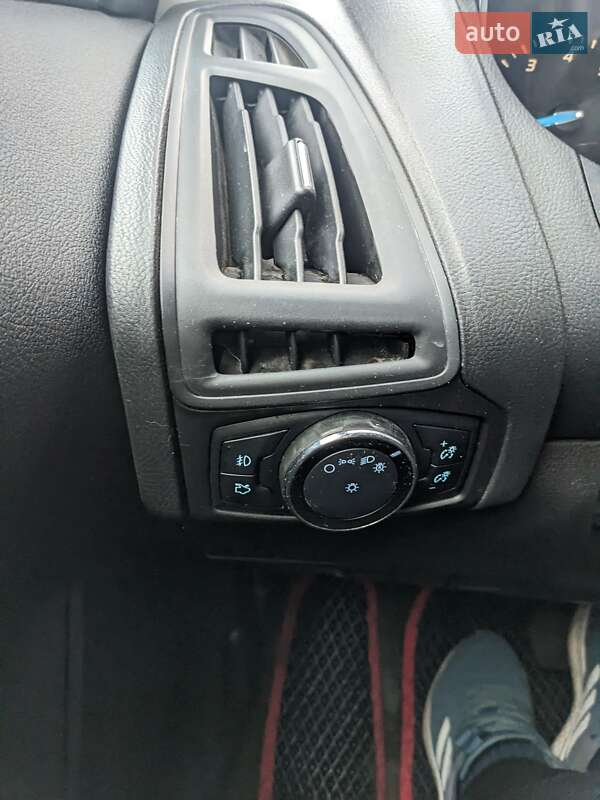 Седан Ford Focus 2013 в Сумах