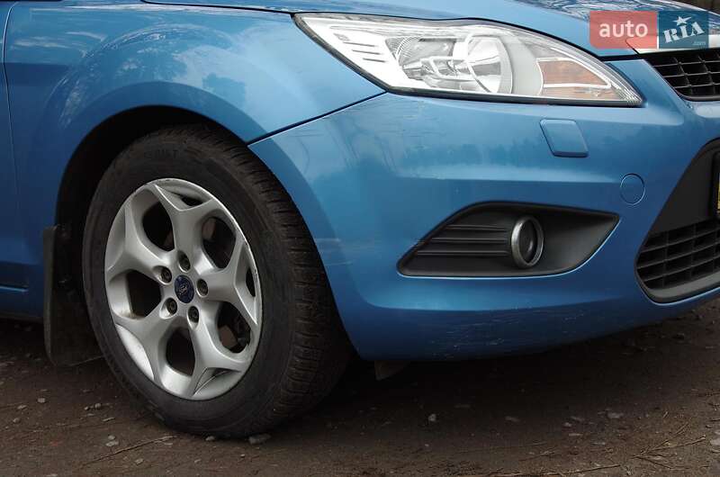 Хэтчбек Ford Focus 2010 в Ворзеле