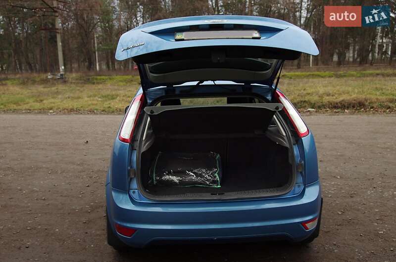 Хэтчбек Ford Focus 2010 в Ворзеле