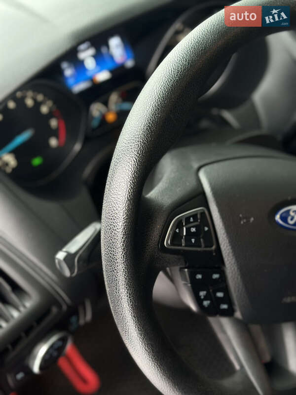 Седан Ford Focus 2015 в Дніпрі