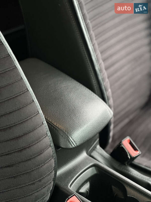 Седан Ford Focus 2015 в Дніпрі