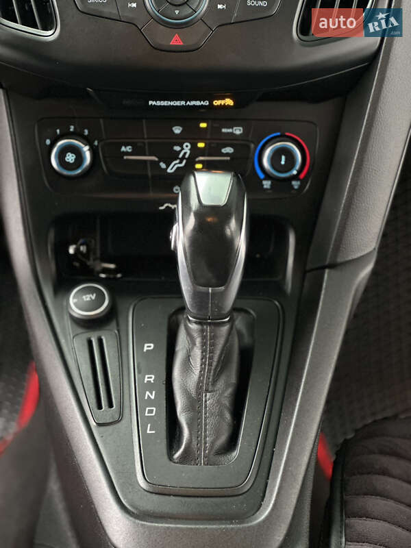 Седан Ford Focus 2015 в Дніпрі