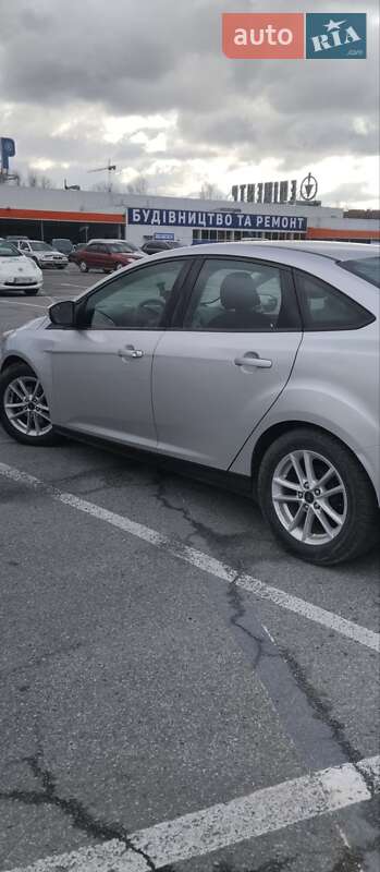 Седан Ford Focus 2017 в Ужгороді