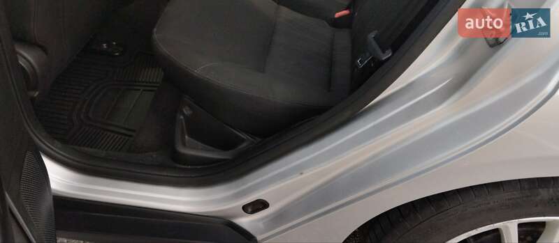 Седан Ford Focus 2017 в Ужгороді