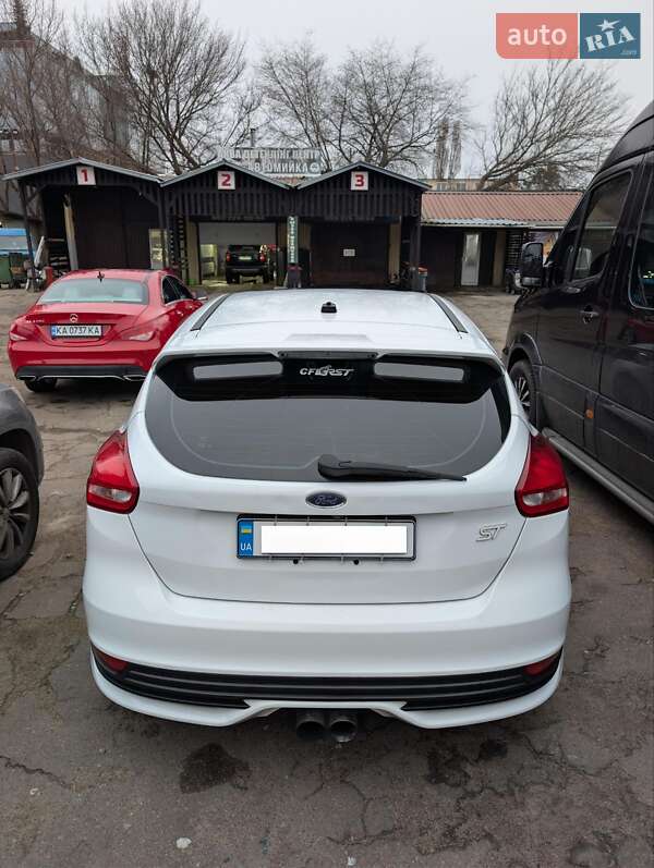 Хетчбек Ford Focus 2016 в Києві