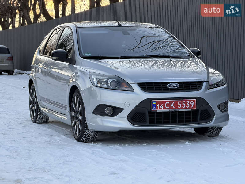 Хетчбек Ford Focus 2010 в Чернівцях