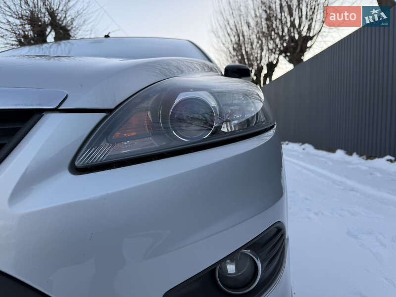 Хетчбек Ford Focus 2010 в Чернівцях