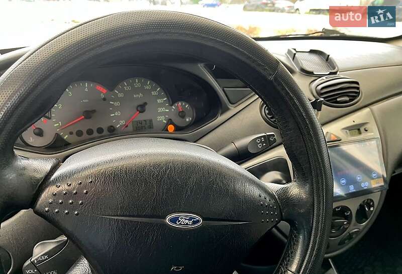 Хэтчбек Ford Focus 2002 в Киеве