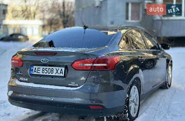 Седан Ford Focus 2015 в Першотравенске