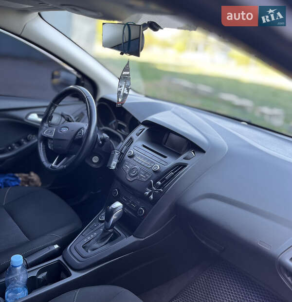 Седан Ford Focus 2015 в Першотравенске