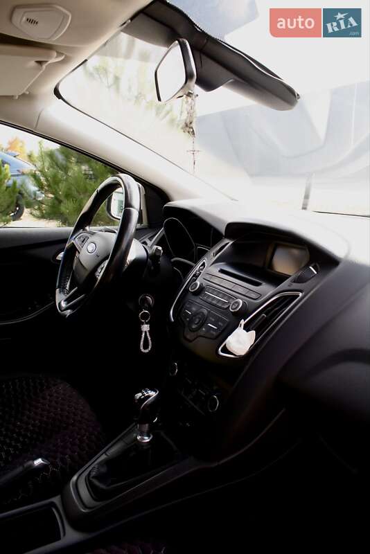 Хетчбек Ford Focus 2016 в Хмельницькому