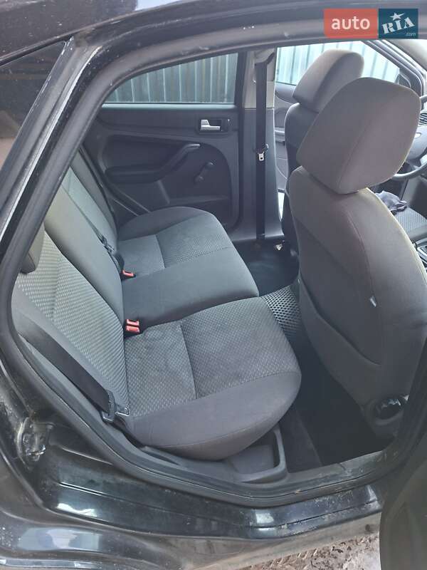 Хэтчбек Ford Focus 2007 в Вашковцах