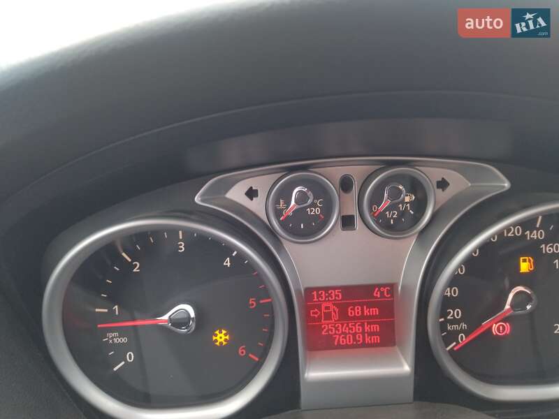 Универсал Ford Focus 2010 в Новоселице