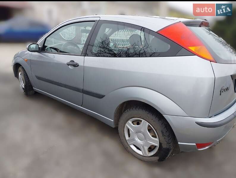 Хэтчбек Ford Focus 2002 в Староконстантинове