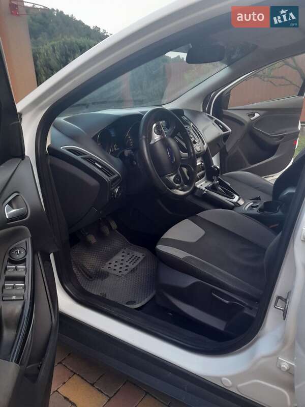 Хетчбек Ford Focus 2013 в Виноградові