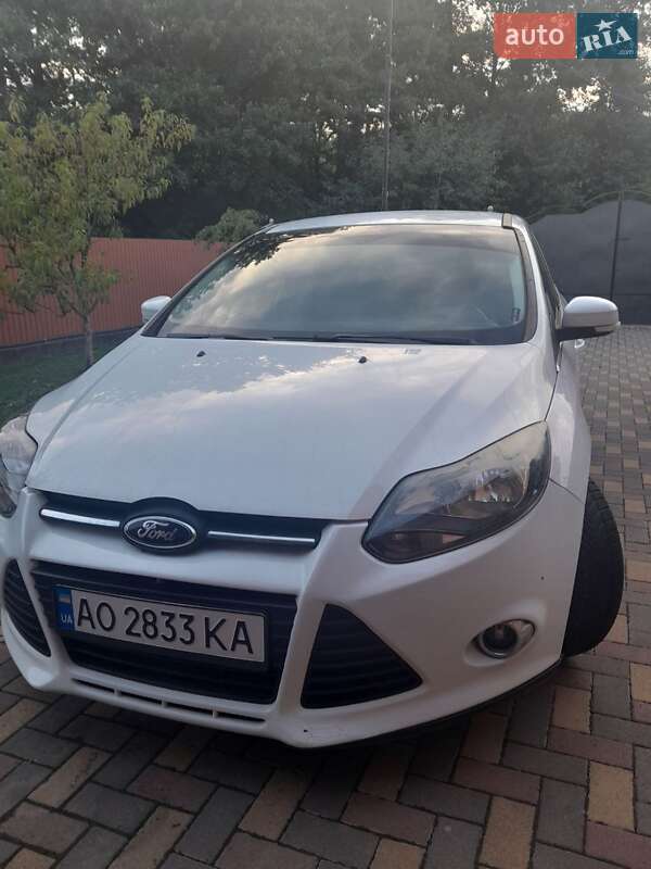 Хетчбек Ford Focus 2013 в Виноградові