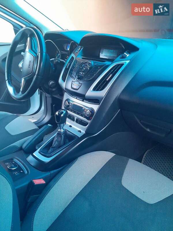 Хетчбек Ford Focus 2013 в Виноградові