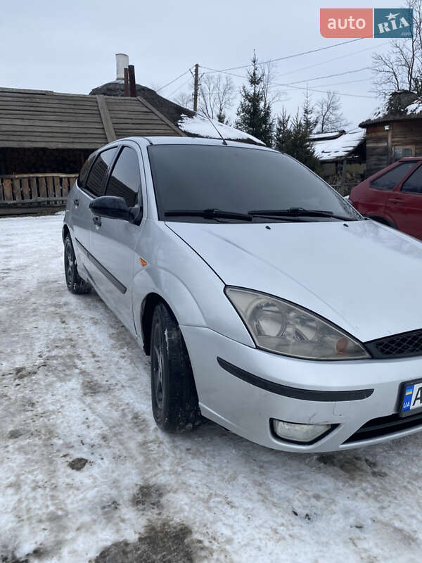 Хэтчбек Ford Focus 2003 в Рогатине
