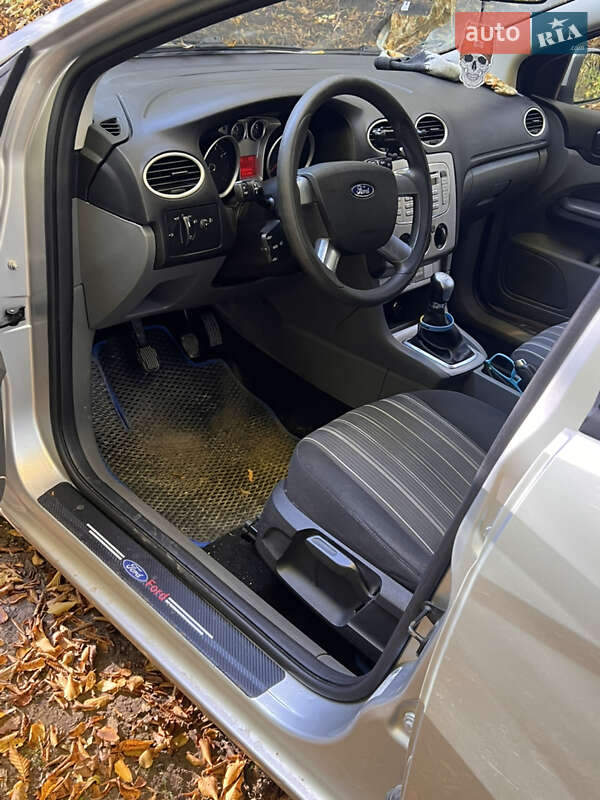 Универсал Ford Focus 2010 в Каменец-Подольском фото 5 Универсал Ford Focus 2010 в Каменец-Подольском