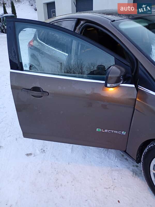 Хетчбек Ford Focus 2018 в Львові фото 8 Хетчбек Ford Focus 2018 в Львові