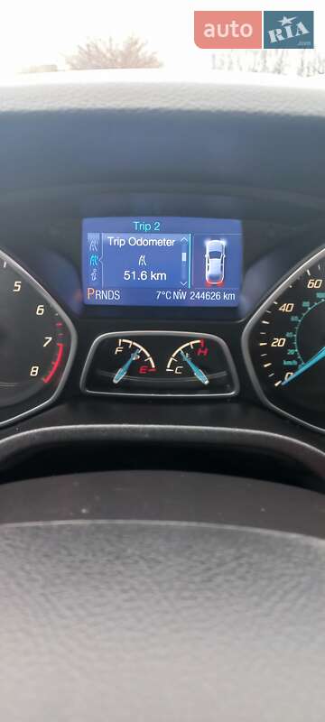 Седан Ford Focus 2012 в Градижске