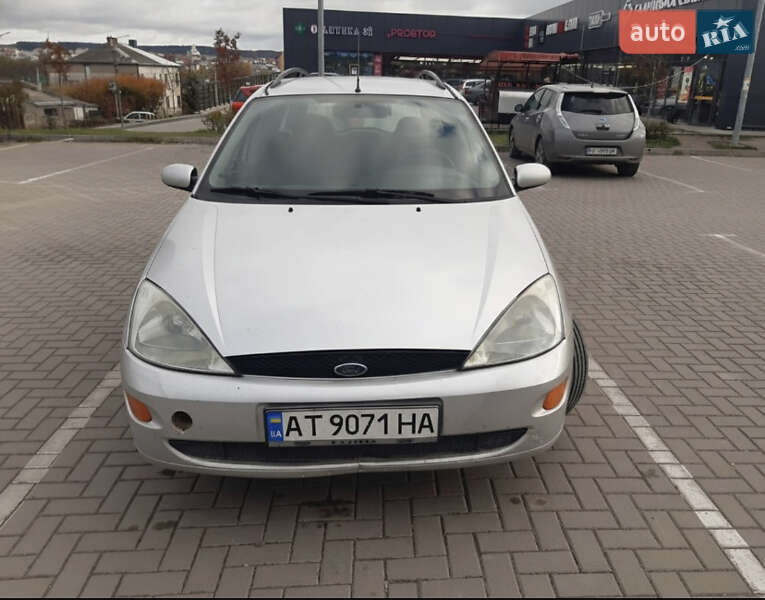 Универсал Ford Focus 2000 в Золочеве фото Универсал Ford Focus 2000 в Золочеве
