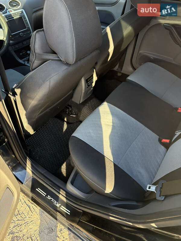 Хэтчбек Ford Focus 2005 в Киеве