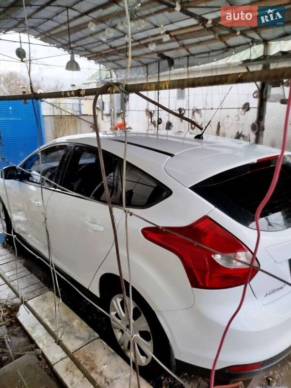 Хэтчбек Ford Focus 2014 в Киеве