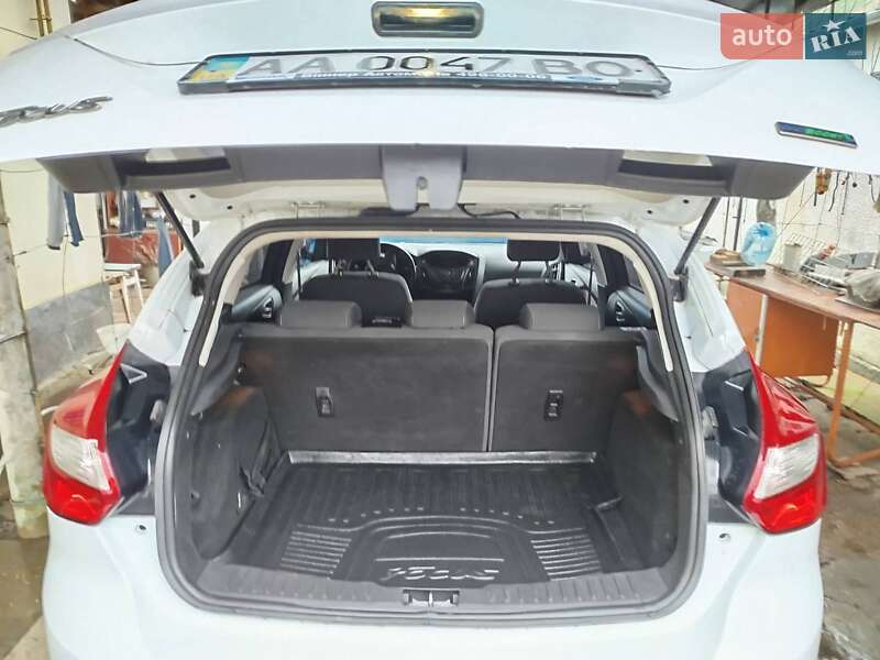 Хэтчбек Ford Focus 2014 в Киеве