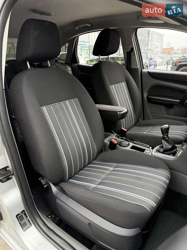 Хэтчбек Ford Focus 2009 в Сумах