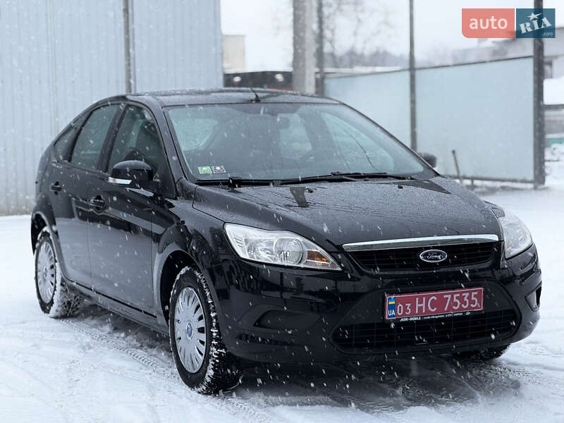 Хэтчбек Ford Focus 2008 в Староконстантинове