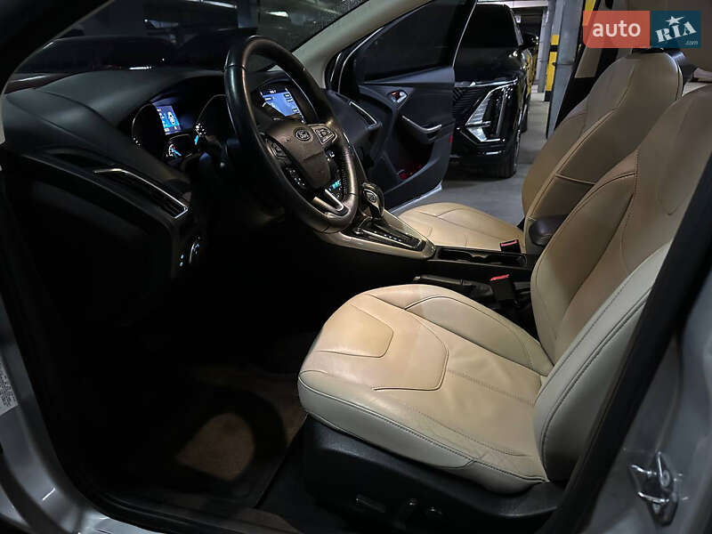 Хэтчбек Ford Focus 2016 в Днепре