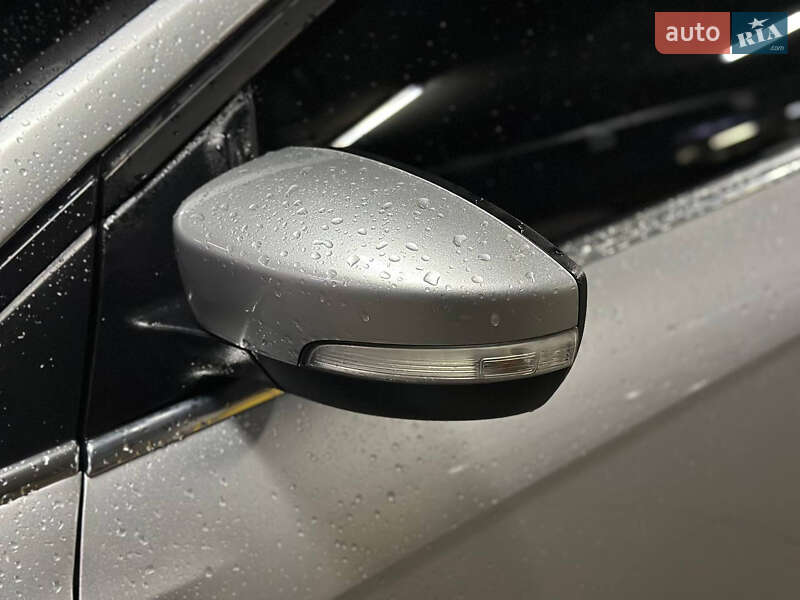 Хэтчбек Ford Focus 2016 в Днепре