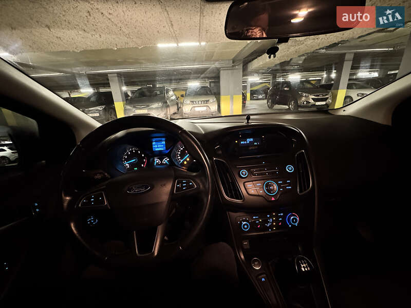 Хэтчбек Ford Focus 2015 в Львове
