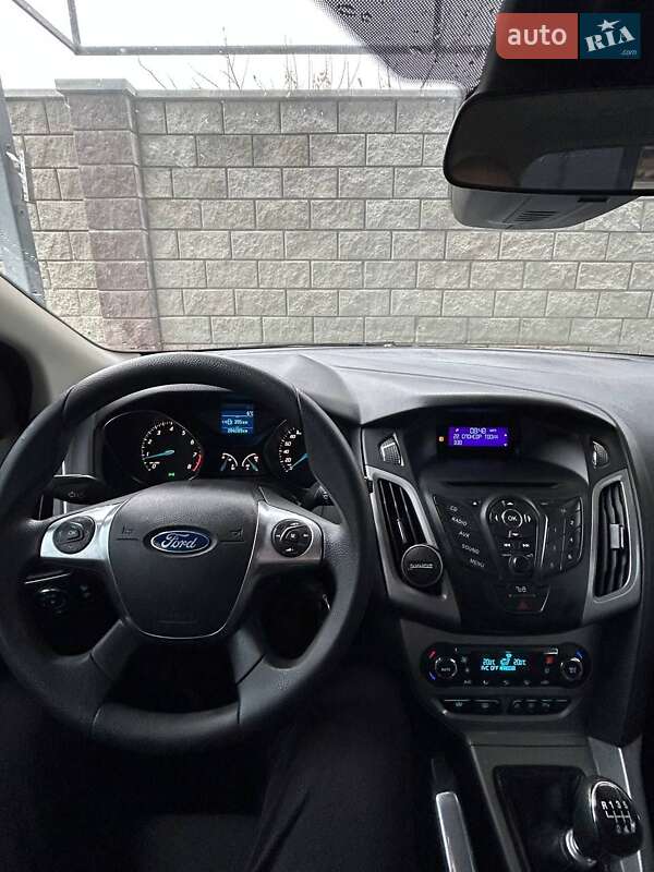 Універсал Ford Focus 2011 в Гадячі